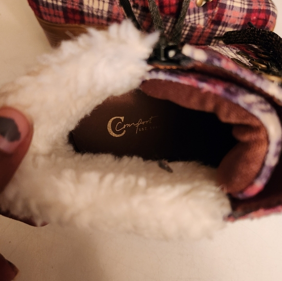 Red Plaid boots - Picture 7 of 8